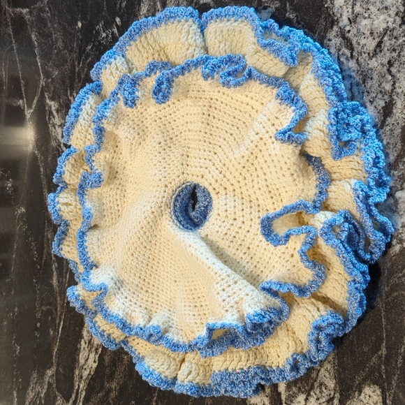 Doll Dress Vintage Handmade Layered/Tiered  Crochet. Doll not included! - Picture 8 of 13